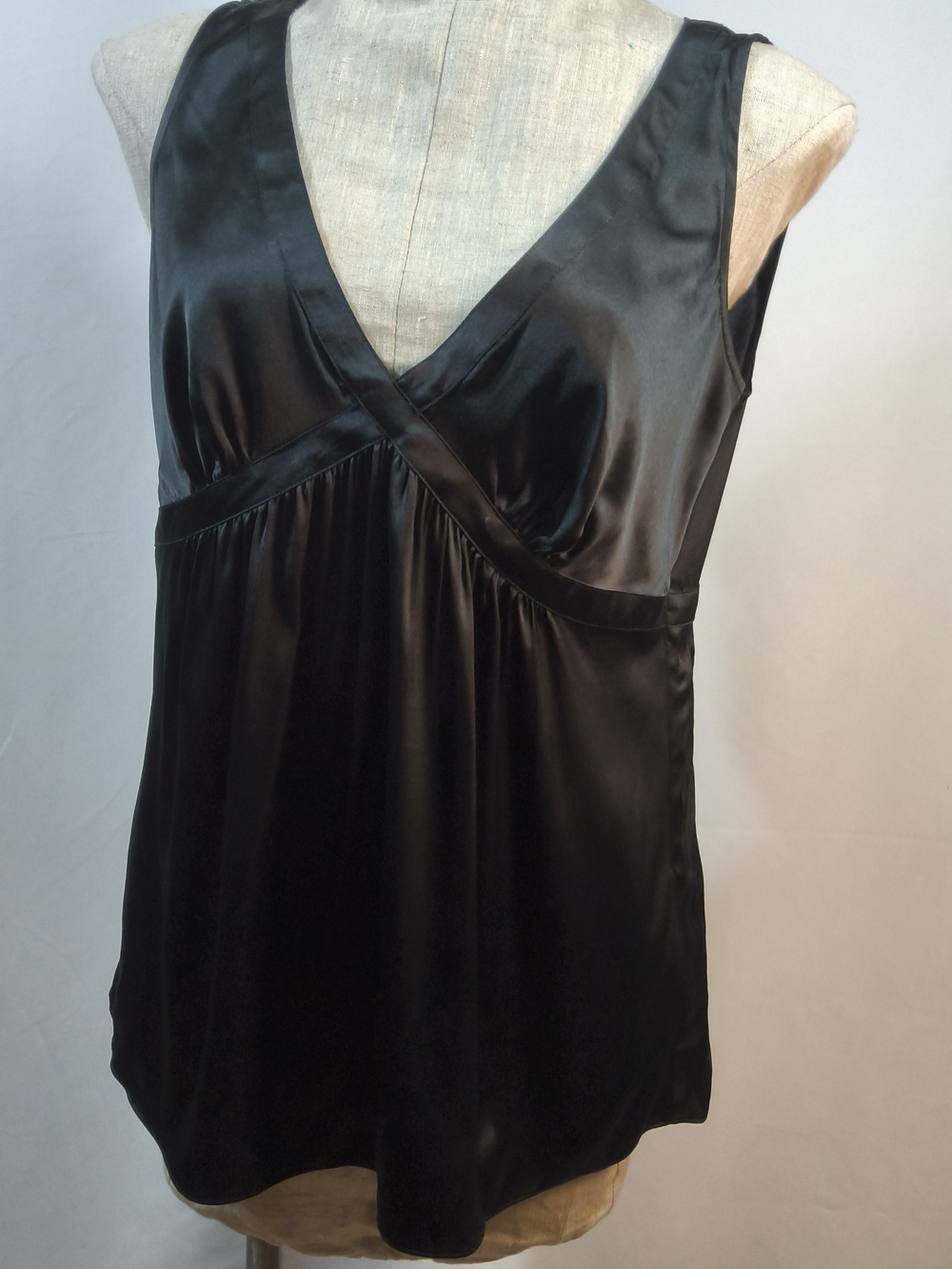 Express Design Studio. Satin Deep V-Neck Black Tank Top Size L.